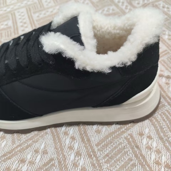 Brunello Cucinelli Shearling-Lined Black Sneakers - Picture 6 of 9